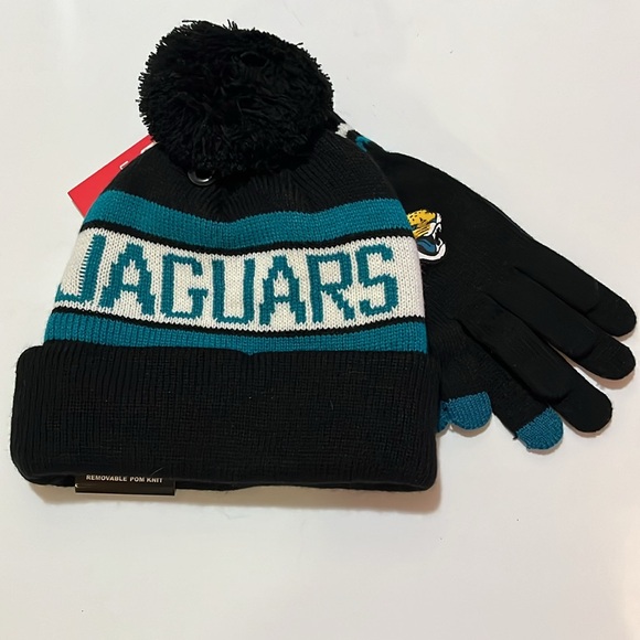 JACKSONVILLE JAGUAR AUTHENTIC NFL Ultra Game Winter Beanie Knit Hat with Gloves - Picture 4 of 6